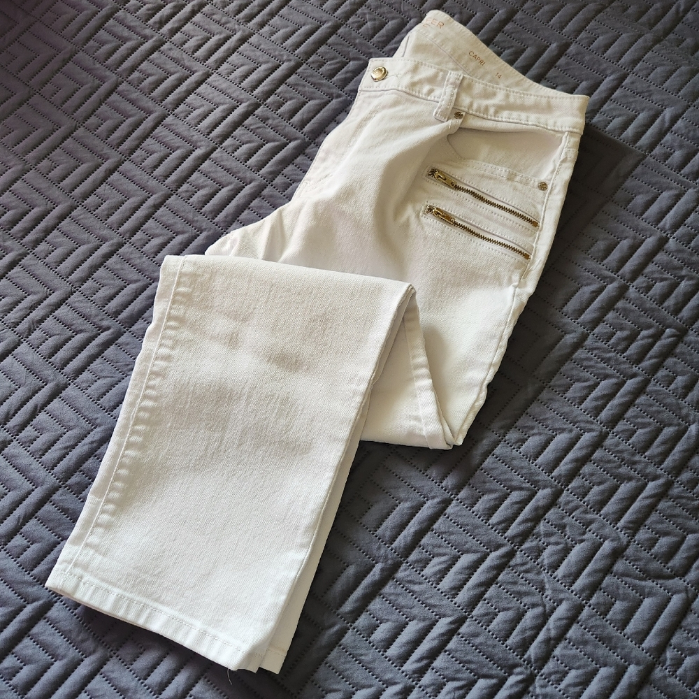 JLO White Capris